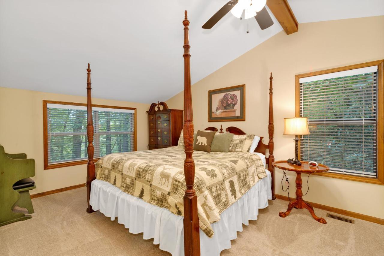 Fernbrook Treehouse Villa Maggie Valley Exterior photo